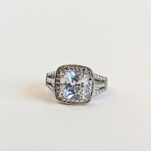 JIC Jewelry Silver-Plated Rhinestone Palm Springs Cut Ring Accent Filigree Clear - Picture 5 of 10